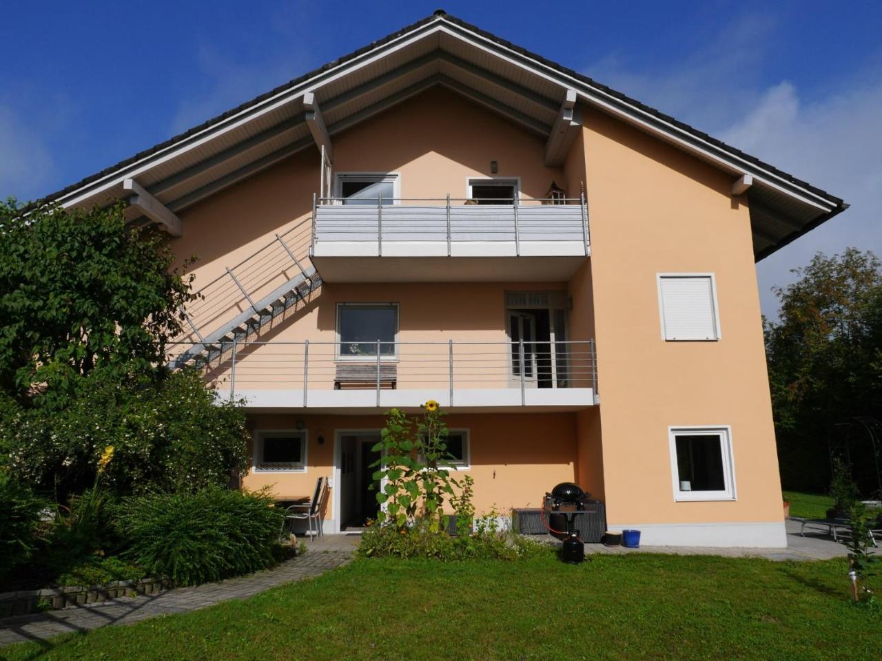 Fewo Kedo Neukirchen vorm Wald Exterior photo